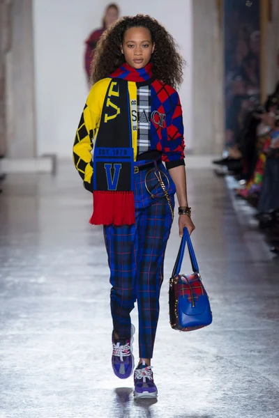Look 13